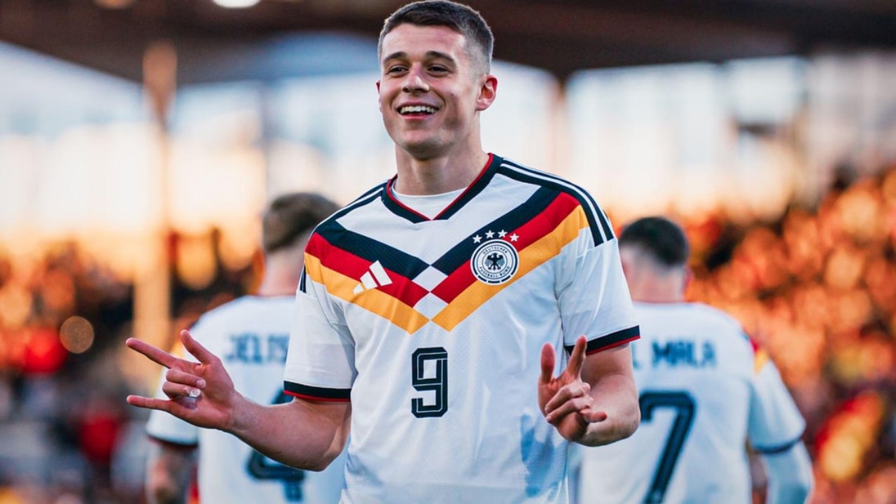 Atletico Madrid Saingi Dortmund Berburu Striker Tim U21 Jerman