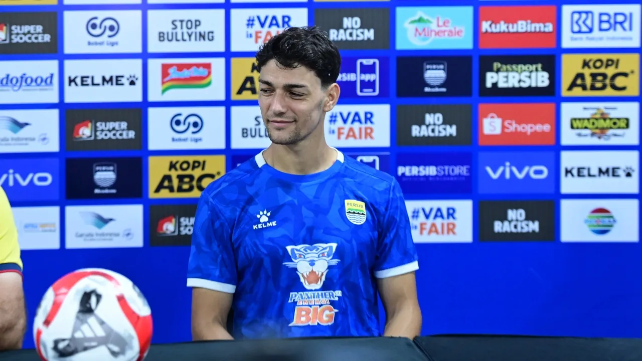 Bek Persib, Federico Barba
