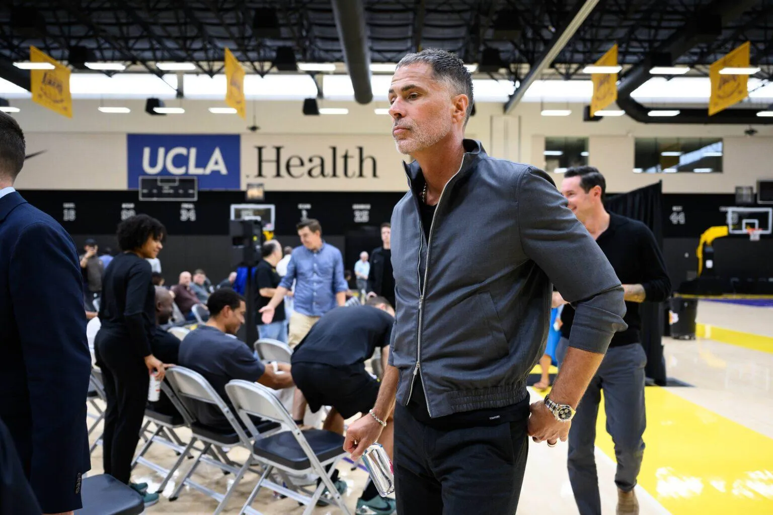 Durham Pelinka Bela Ayahnya dari Kritik Seorang YouTuber - sumber: (mainbasket)