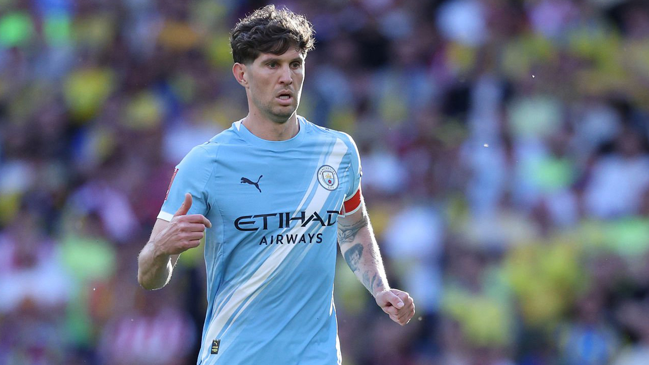 John Stones Kenang 10 Tahun Penuh Trofi Bersama Manchester City