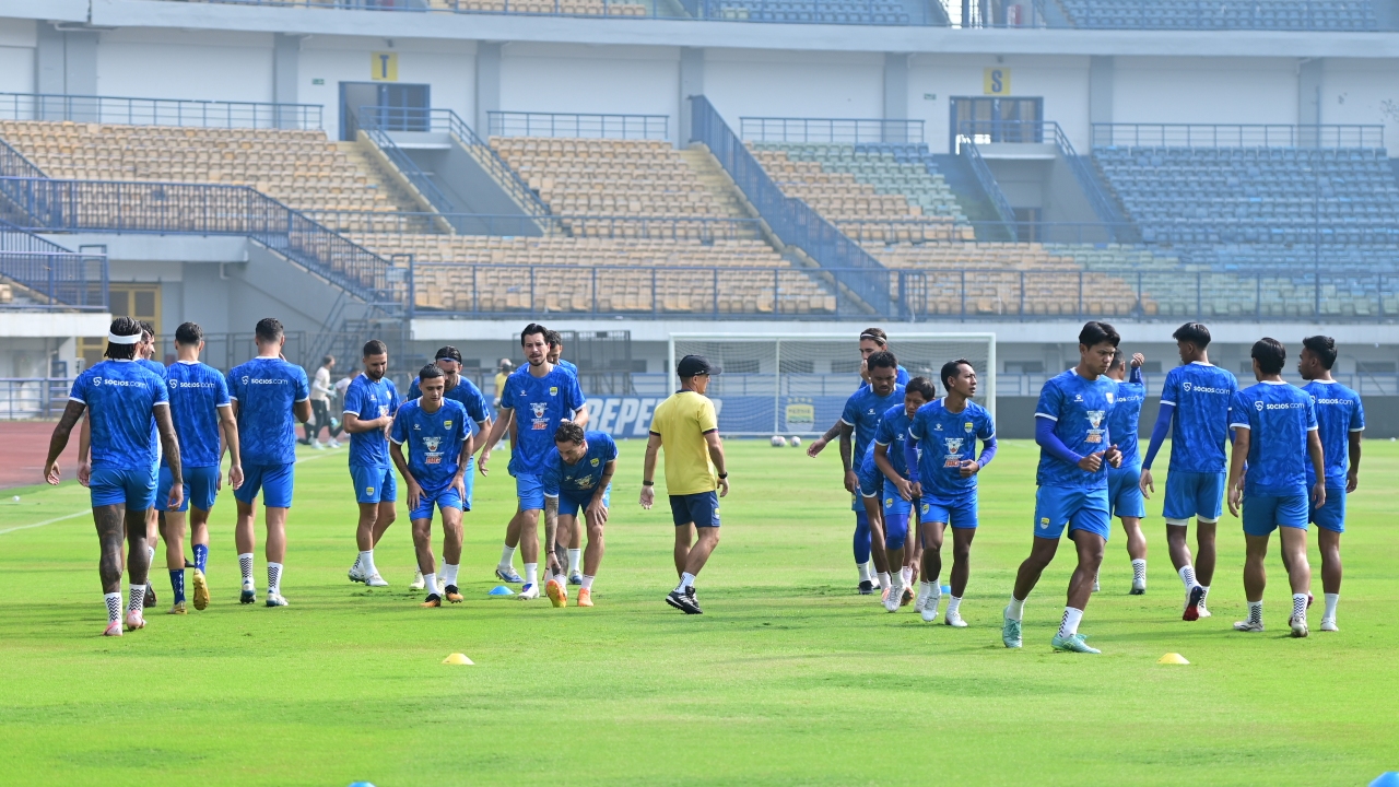 Klok dan Kurzawa Absen, Bojan Tegaskan Persib Siap Tempur