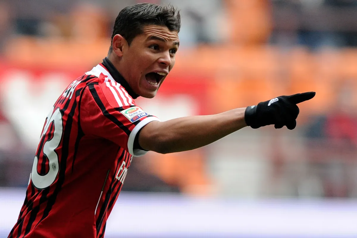 Milan Tawarkan Kontrak Baru untuk Thiago Silva di Usia 42 Tahun - sumber: (footballitalia)
