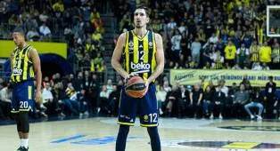 Nando De Colo Mengisi Kekosongan yang Tidak Dimiliki McCollum