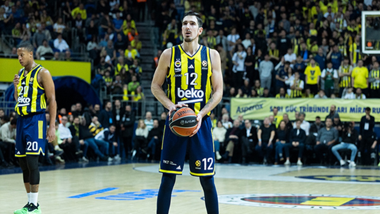 Nando De Colo Mengisi Kekosongan yang Tidak Dimiliki McCollum