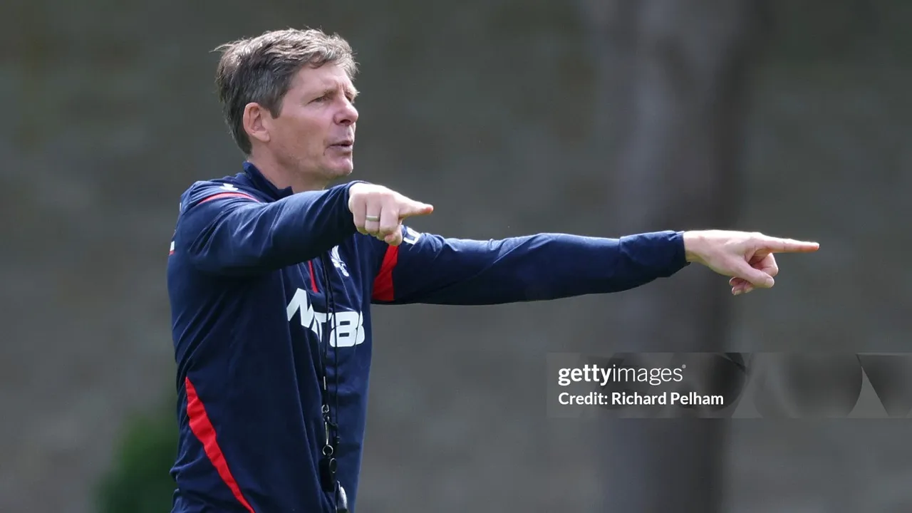 Oliver Glasner Sindir Tottenham saat Puji Eberechi Eze dan Arsenal