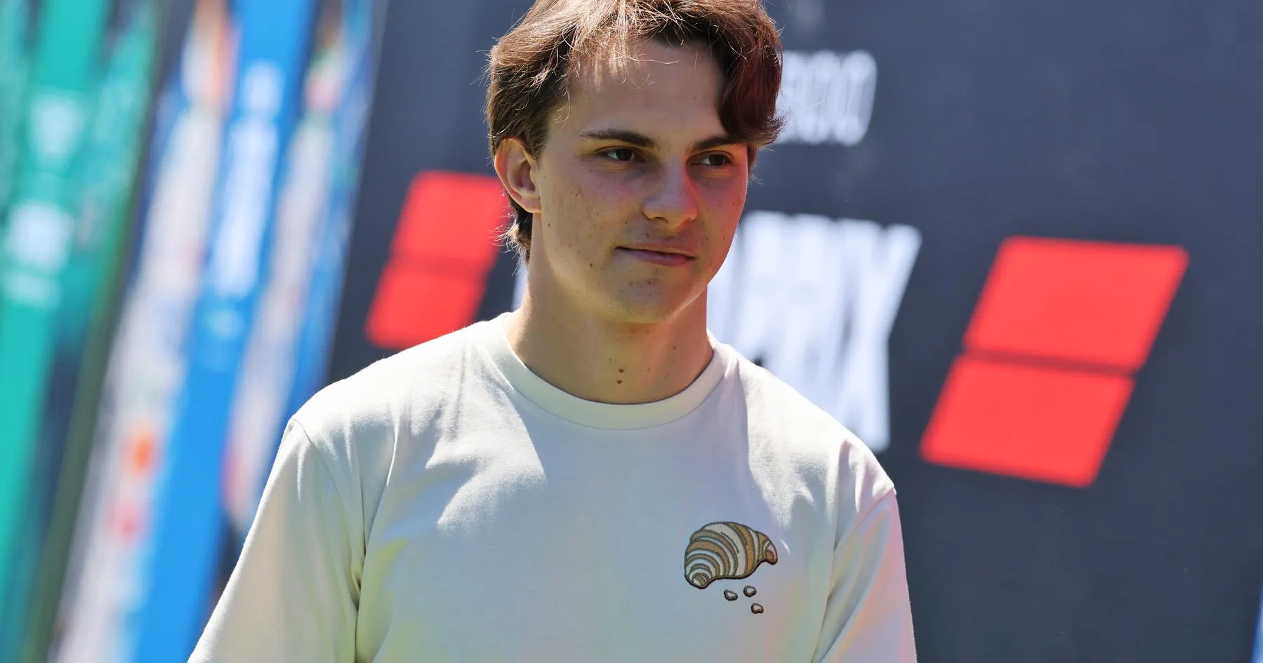 Oscar Piastri Tanggapi Rumor Penggantian Verstappen - sumber: (racingnews365)