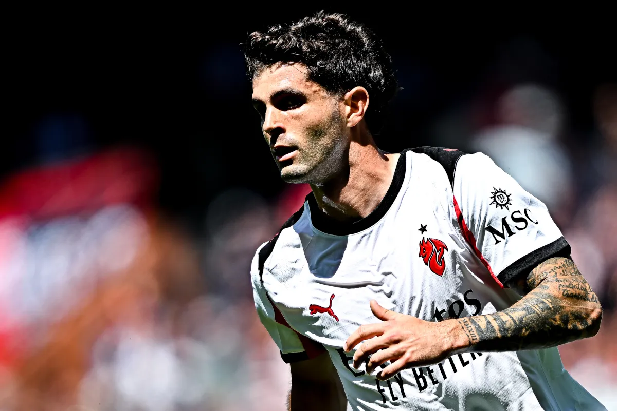 Allegri Beri Pandangan Terkini Soal Masa Depan Pulisic dan Leao di Milan - sumber: (footballitalia)