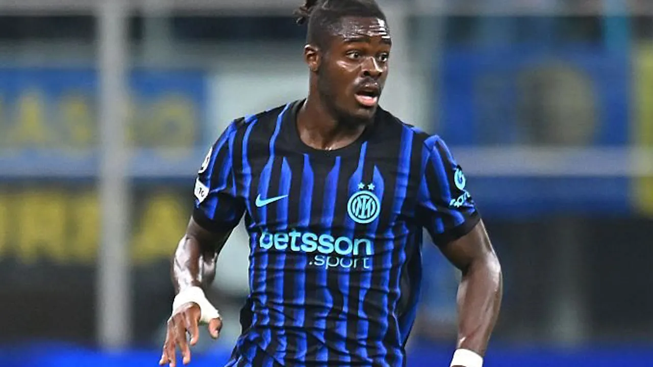Bayern Munich Serius Incar Yann Bisseck, Inter Bidik Pengganti dari Serie A