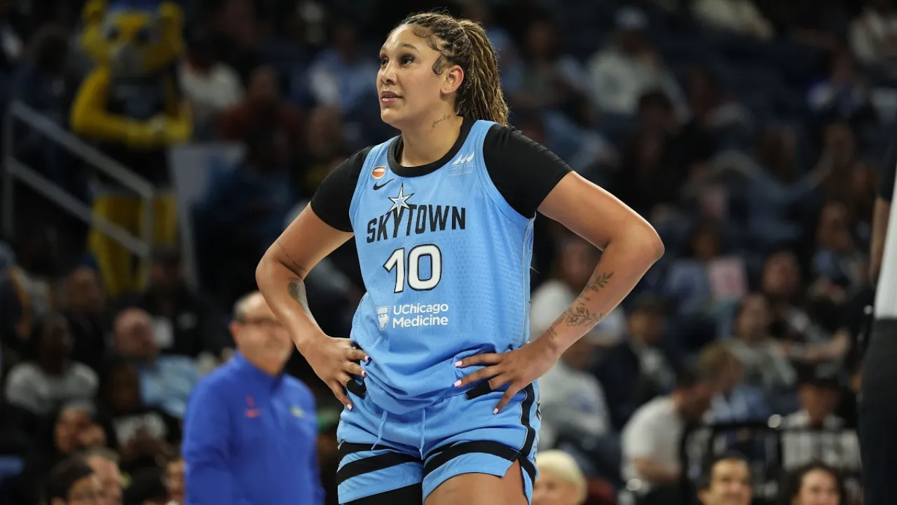 Chicago Sky mengandalkan kombinasi pemain berpengalaman seperti Kamilla Cardoso untuk menjaga performa tim. (Foto: AP)