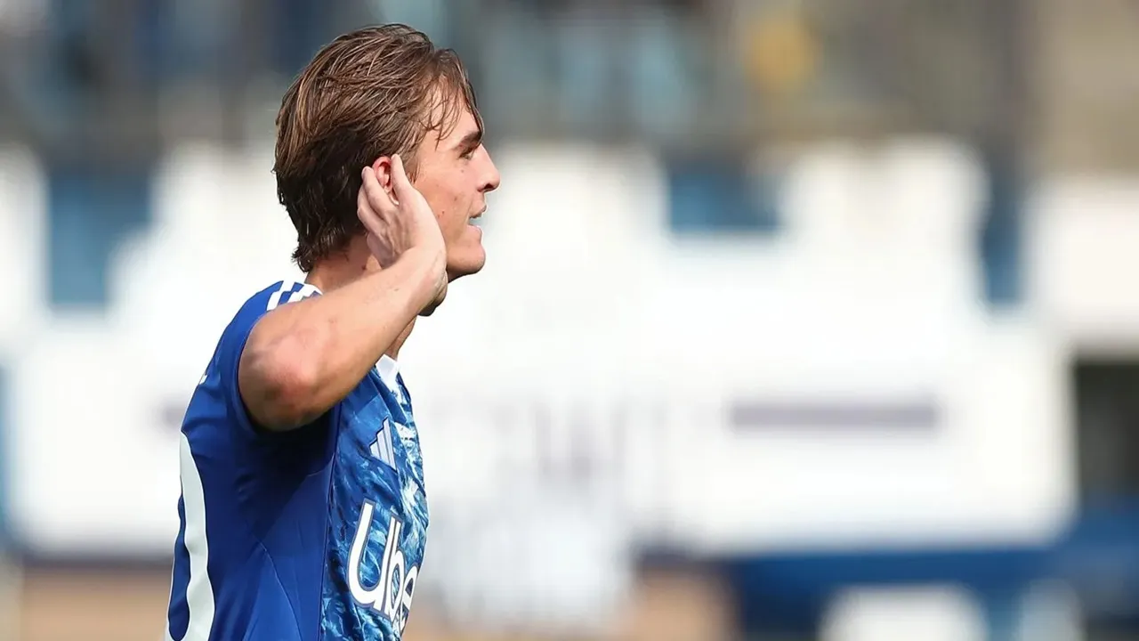 Fabregas Tutup Pintu Nico Paz untuk Inter, Curtis Jones Jadi Alternatif