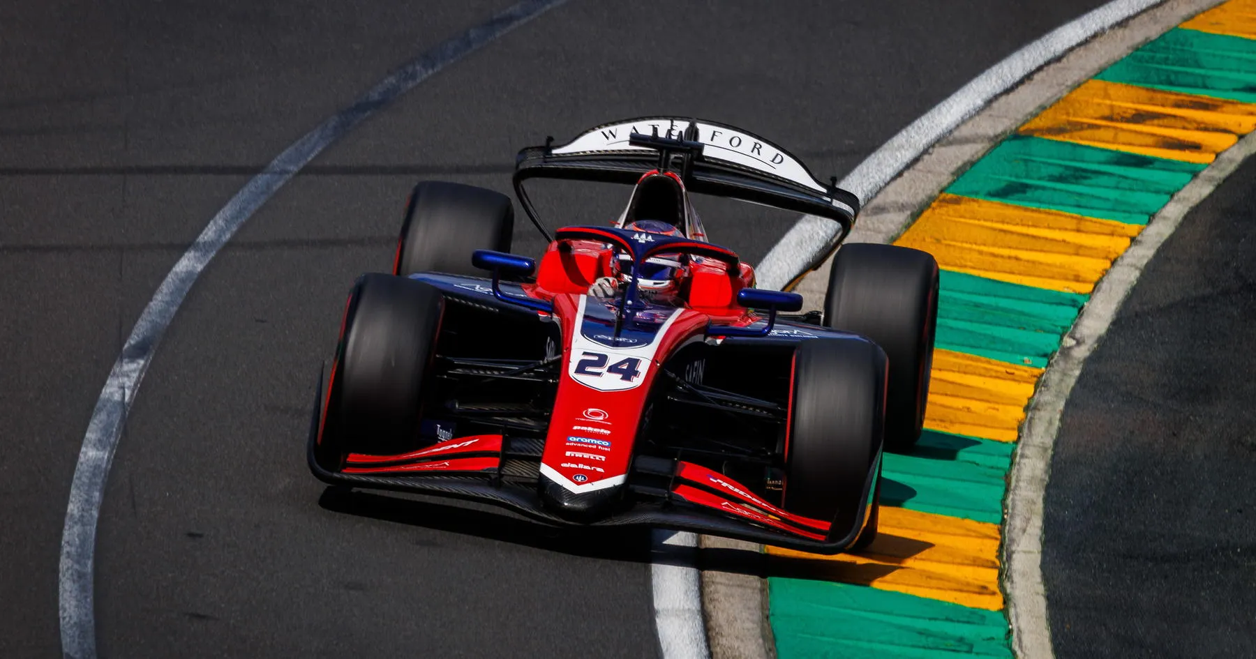 Laurens Van Hoepen Raih Pole Position F2 di Montreal - sumber: (racingnews365)