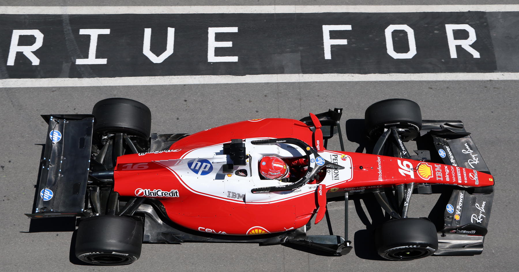 Leclerc Lolos Hukuman Berat Akibat Ngebut di Pit Lane
