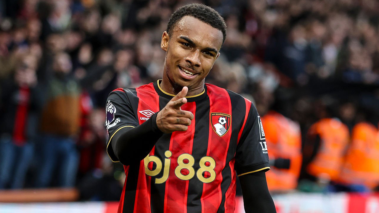 MU Siap Bersaing dengan Arsenal dan Chelsea Demi Eli Junior Kroupi