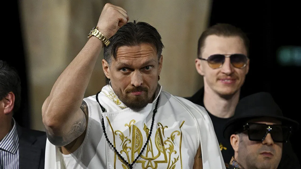 Oleksandr Usyk mengatakan dirinya kini bertarung bukan karena kewajiban, melainkan karena memang masih ingin melakukannya. (Foto: Fight TV)