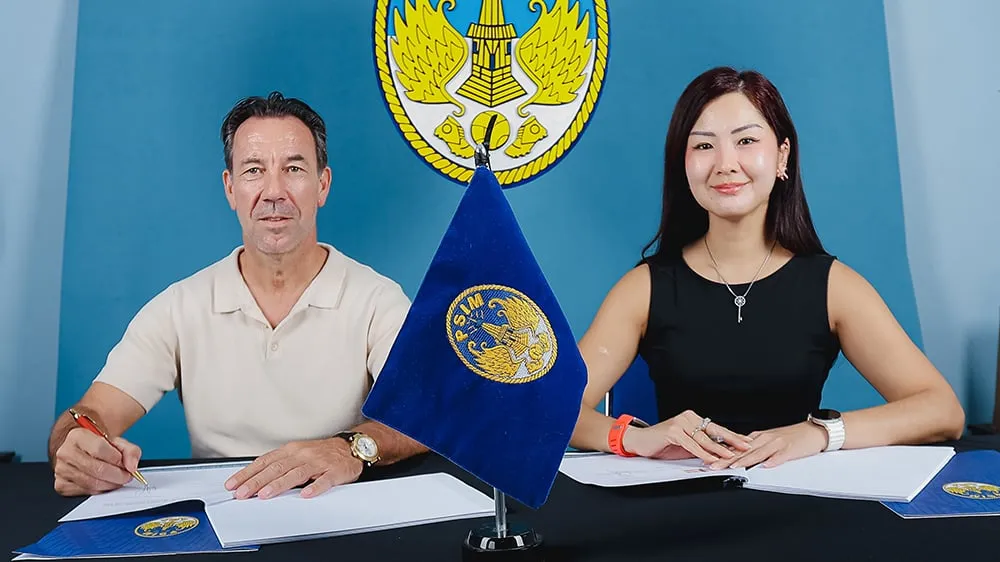 PSIM Yogyakarta Resmi Perpanjang Kontrak Pelatih Jean Paul Van Gastel - sumber: (ileagueid)