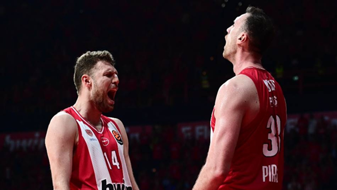 Sasha Vezenkov Sebut Pertahanan Jadi Kunci Kemenangan Olympiacos