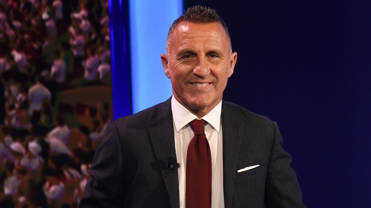 Angelo Di Livio Minta Juventus Tiru Cara AC Milan Bangun Tim