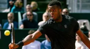 Giovanni Mpetshi Perricard Siap Hadapi Tantangan Novak Djokovic Di Paris