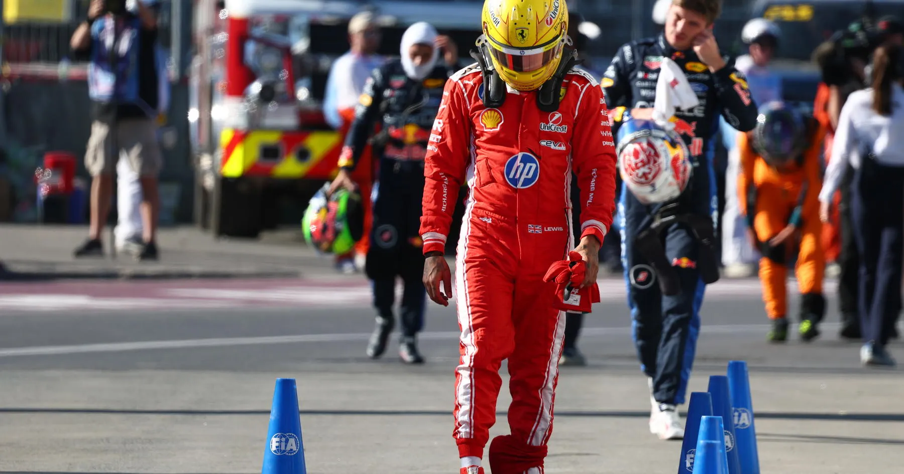 Hamilton Lolos dari Penalti Usai Investigasi Steward F1 - sumber: (racingnews365)