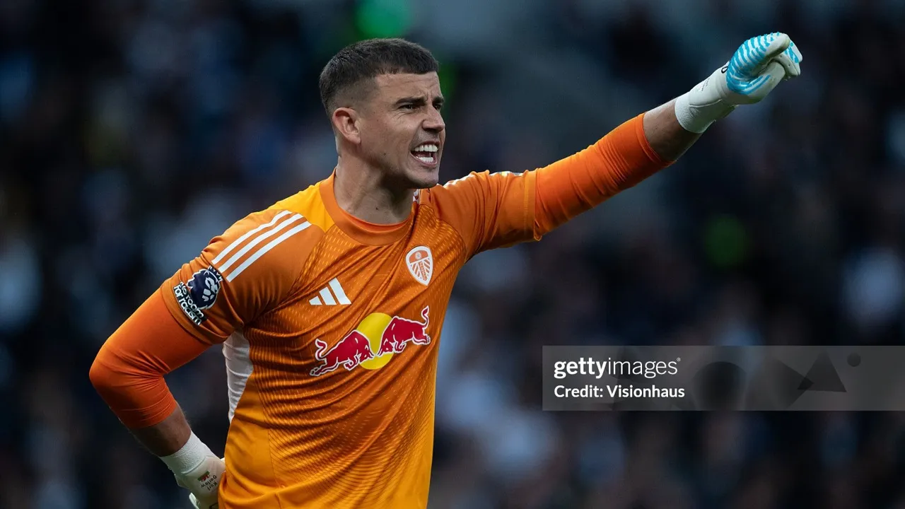 Karl Darlow diprioritaskan bertahan oleh Leeds United