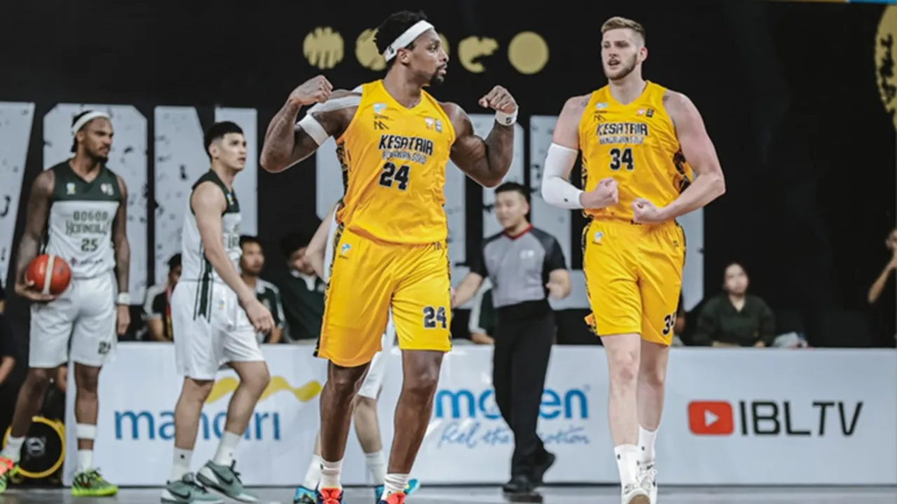 Kesatria Bengawan Solo Ungguli Bogor Hornbills Usai Rebut Game 1
