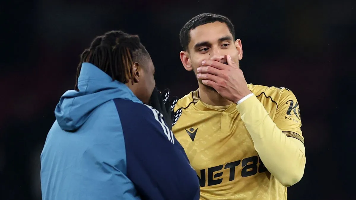 Lacroix Sampaikan Pesan ke Eze Jelang Angkat Trofi EPL - sumber: (footballlondon)