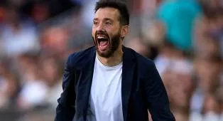 Meski Gagal ke Eropa, Carlos Corberan Tetap Puji Perjuangan Valencia