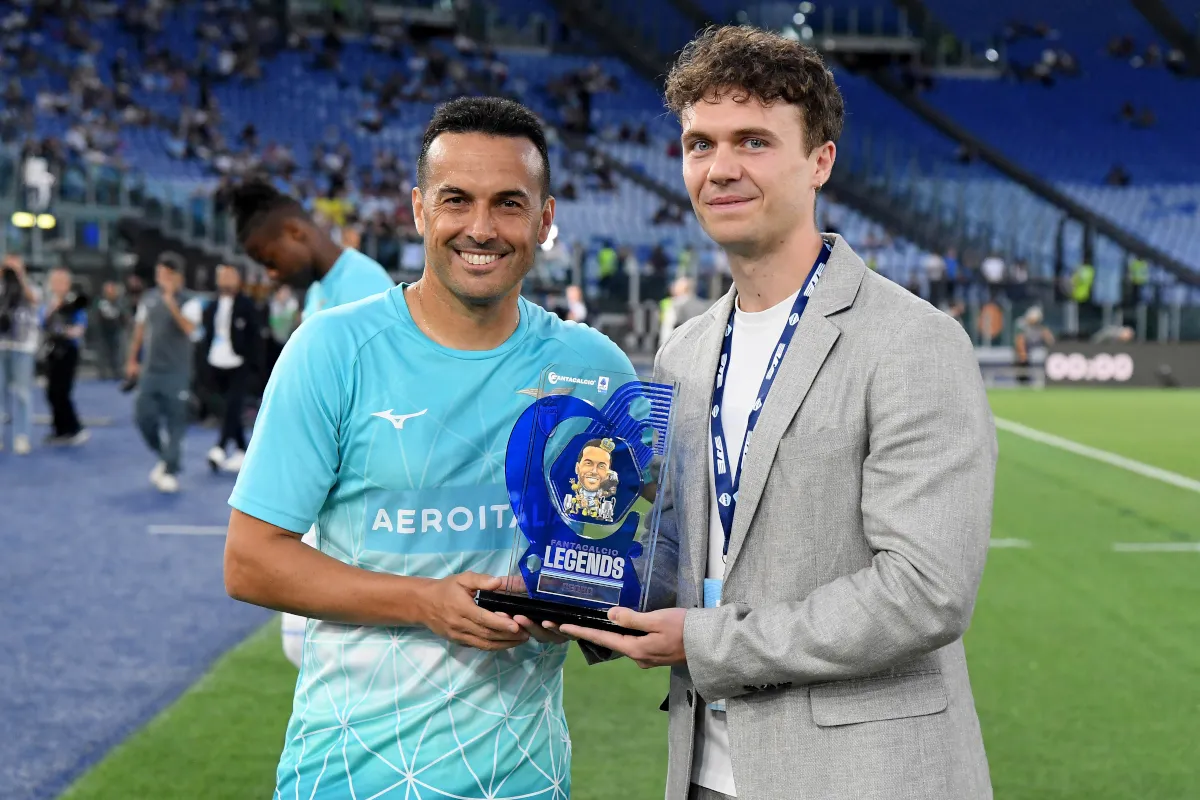 Pedro Mengaku Sulit Kendalikan Emosi, Masa Depan Belum Pasti - sumber: (footballitalia)