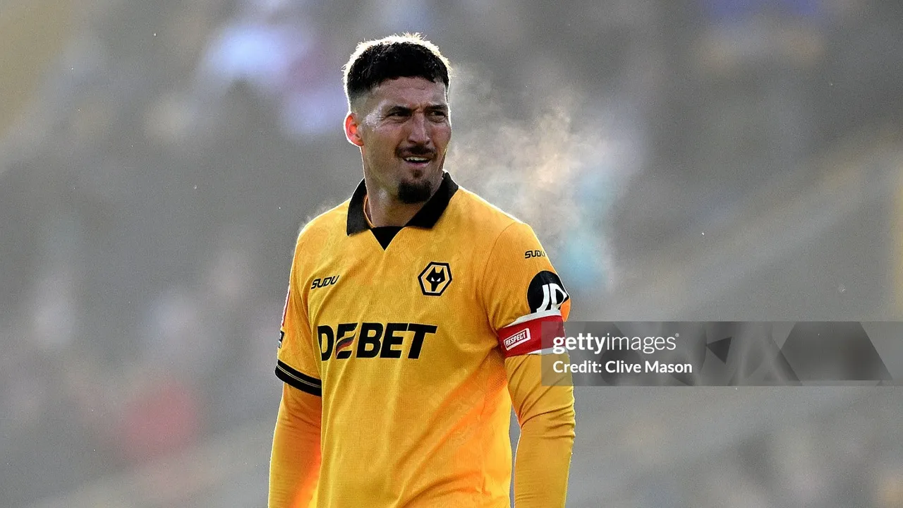 Rob Edwards beri sinyal akhir era Matt Doherty di Wolves