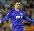 Stole Dimitrievski Kecewa Valencia Gagal ke Eropa Meski Bungkam Barcelona