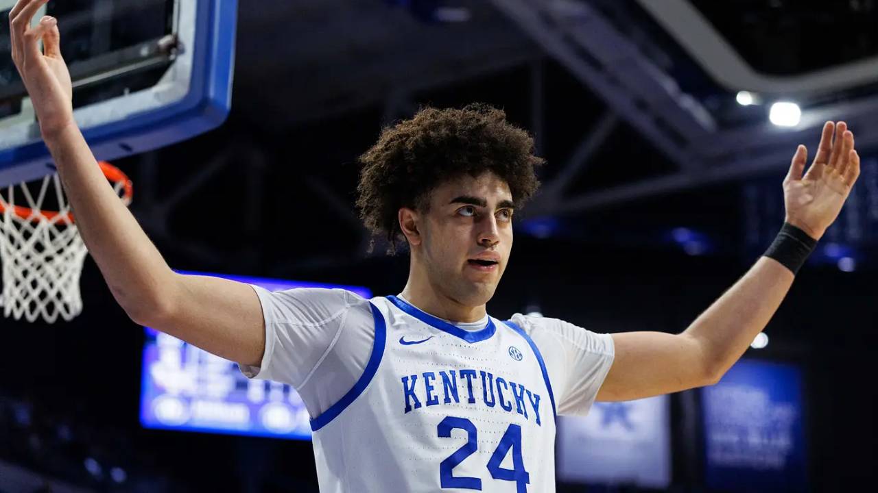 Malachi Moreno Batalkan Draft NBA dan Bertahan di Kentucky Wildcats