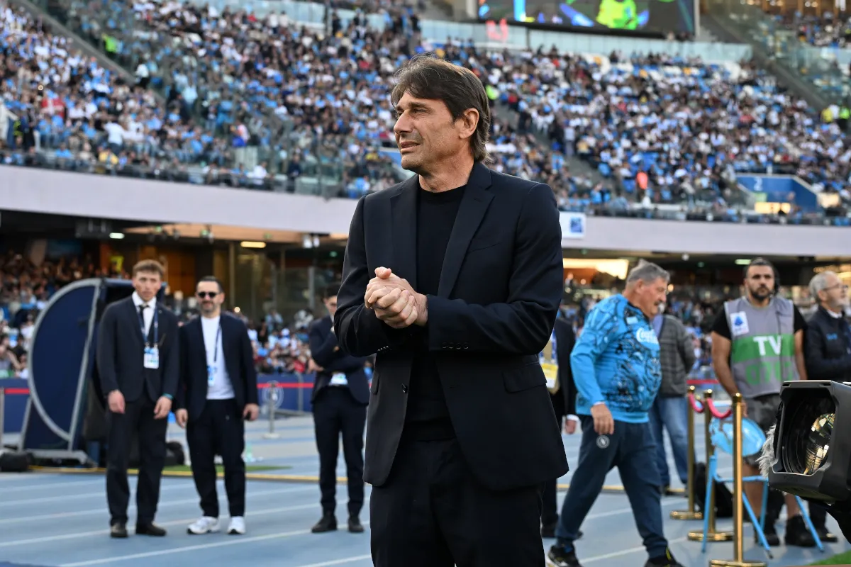 Napoli Resmi Umumkan Kepergian Conte dengan Pesan Singkat - sumber: (footballitalia)
