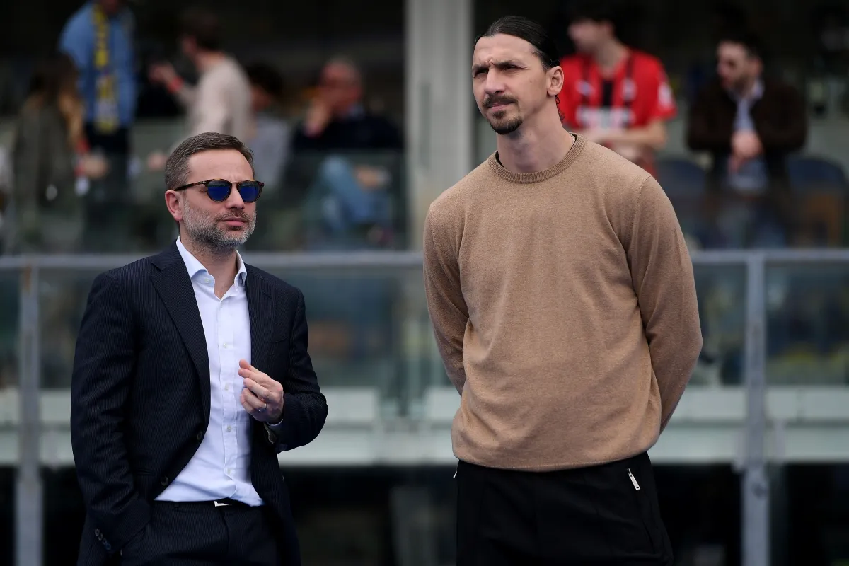 Protes Suporter Milan Memanas Jelang Laga Penutup Musim - sumber: (footballitalia)
