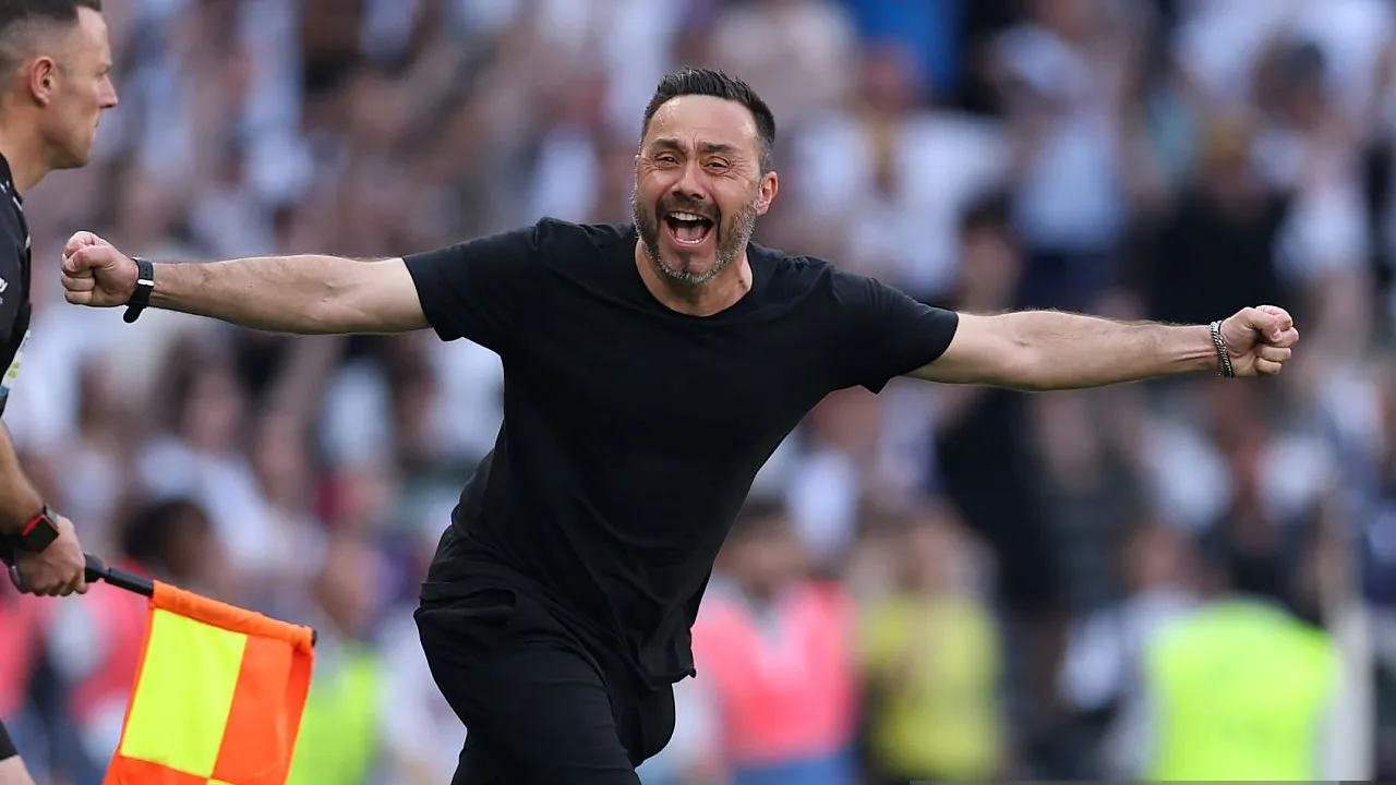 Roberto De Zerbi Bahagia Tottenham Selamat dari Degradasi