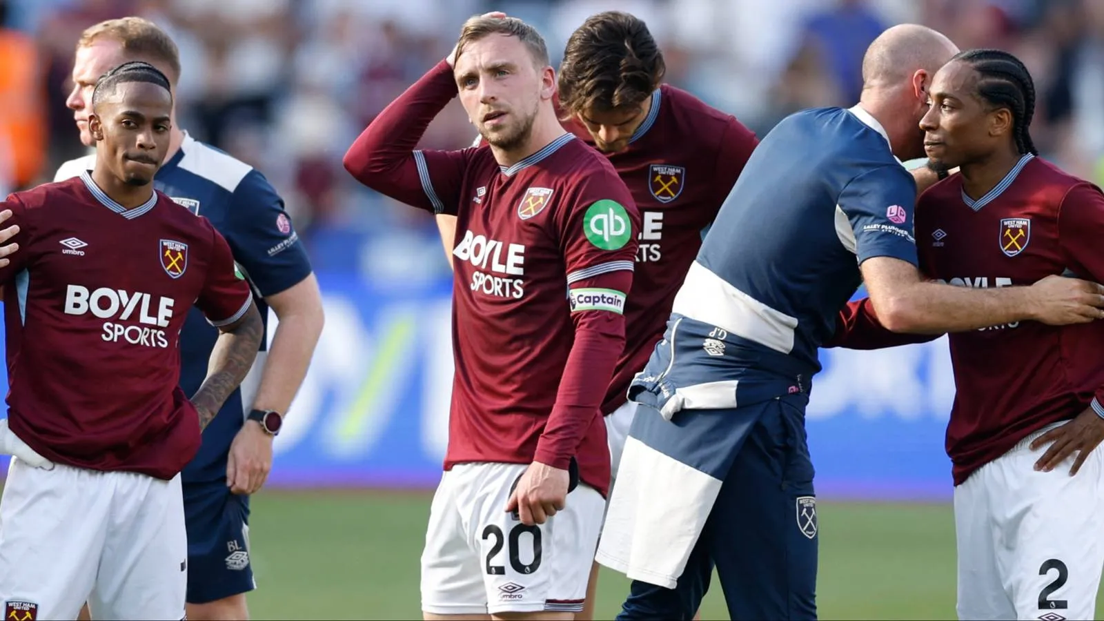 West Ham Terdegradasi, Catat Sejarah Baru di Sepak Bola Inggris - sumber: (givemesport)