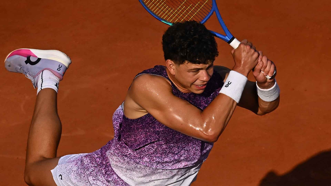 Hasil French Open: Ben Shelton Lalui Laga Pertama Tanpa Drama
