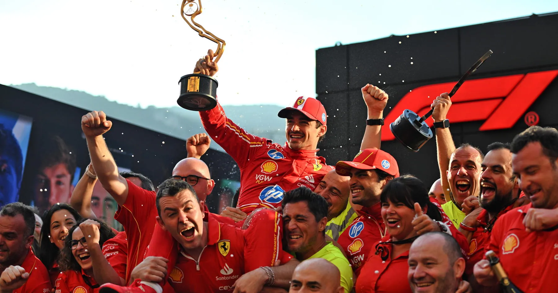 Pahlawan Lokal Pecahkan Kutukan F1, Akhiri Penantian 93 Tahun - sumber: (racingnews365)