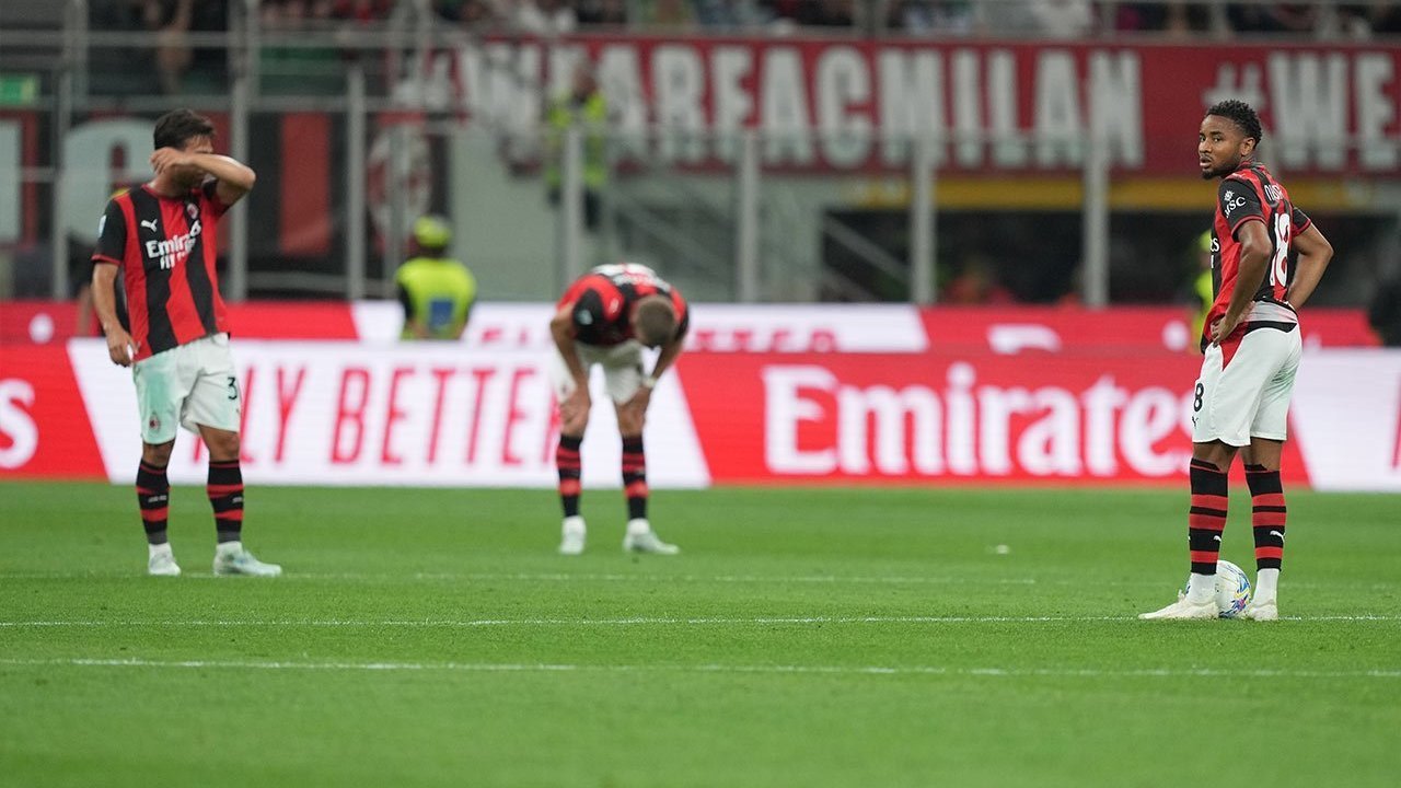 Simone Braglia Ledek AC Milan: Bukan Hanya Masalah di Lapangan
