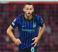 Agen Beri Bocoran Soal Masa Depan Stefan de Vrij dan Francesco Acerbi