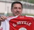 Arsenal Beri Hadiah Istimewa untuk Gary Neville