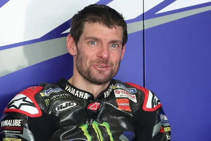 Cal Crutchlow Uji Misano, Siap Gantikan Zarco di LCR - sumber: (motorsport)