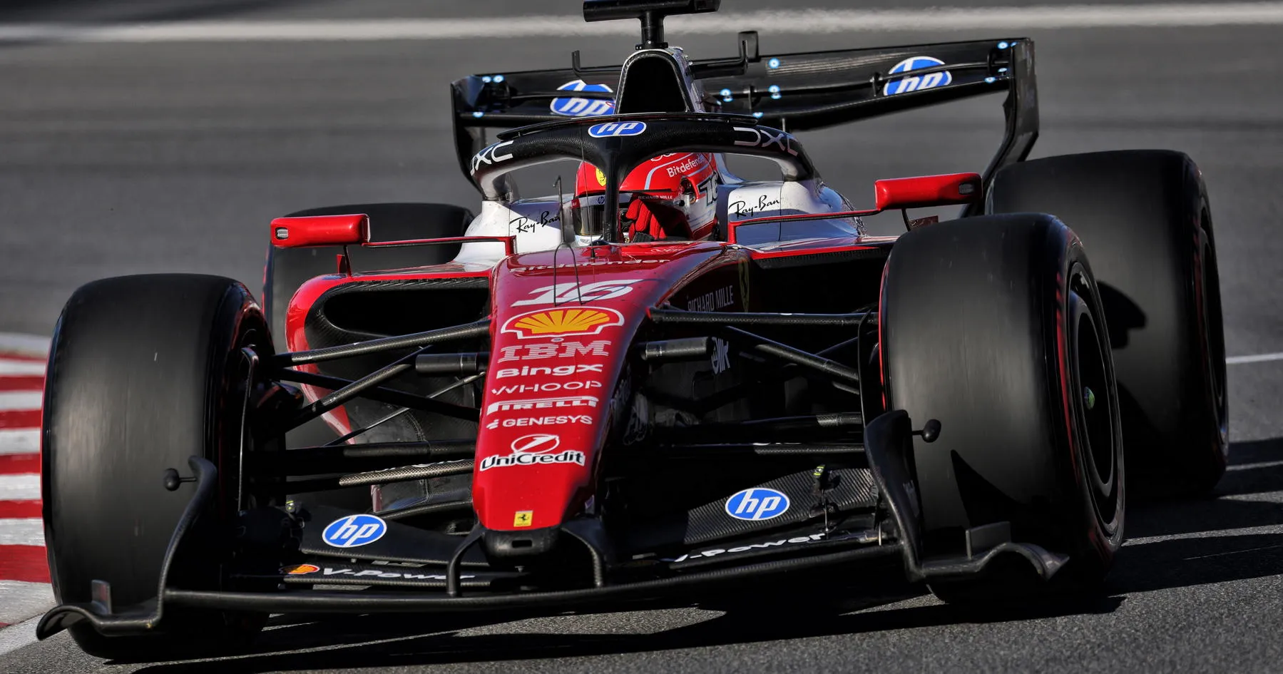 Charles Leclerc Ungkap Alasan Kesenjangan Kecepatan di GP Kanada - sumber: (racingnews365)