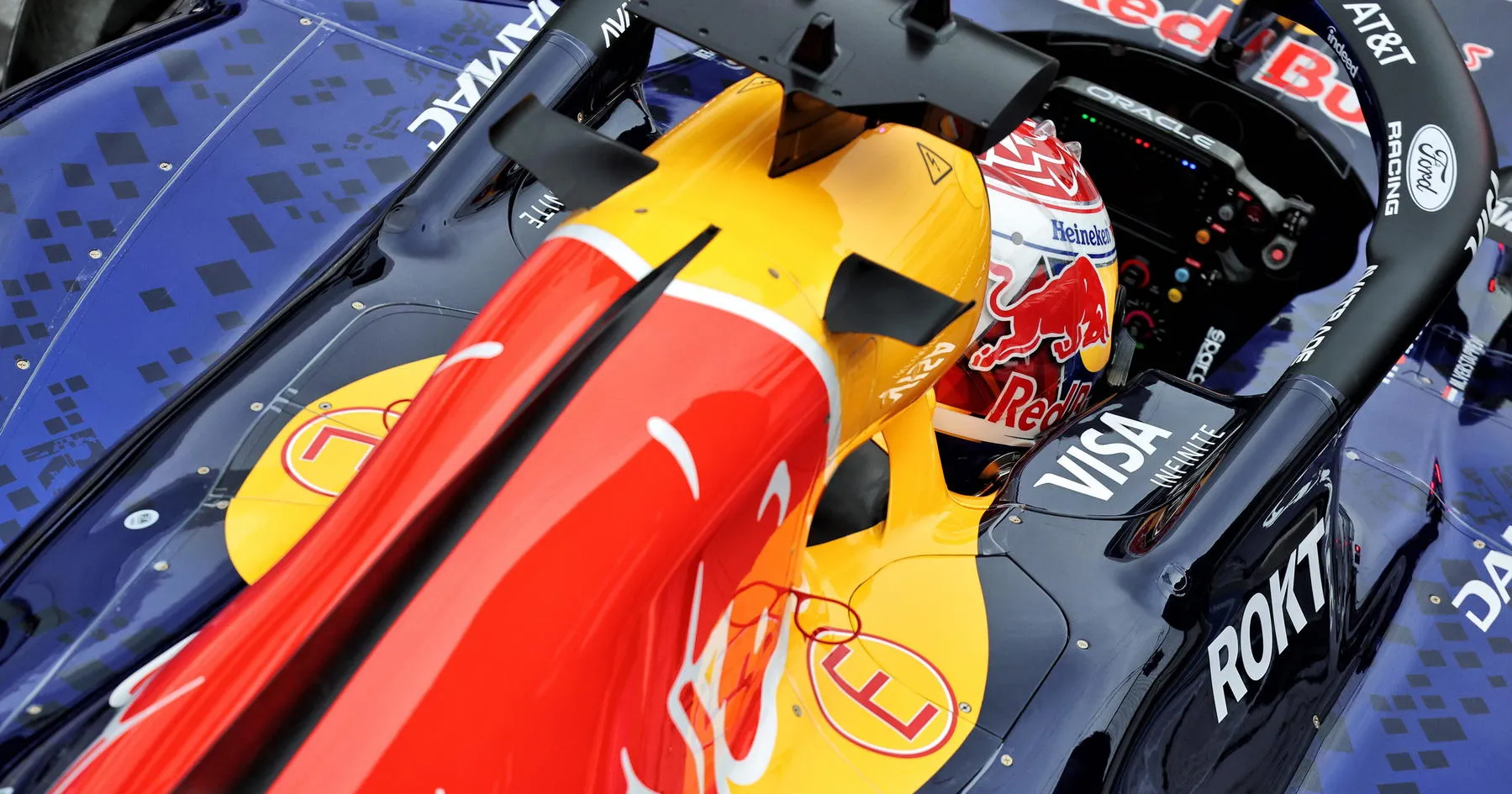 Max Verstappen Dapat Kesempatan Setelah Ketegangan Red Bull - sumber: (racingnews365)
