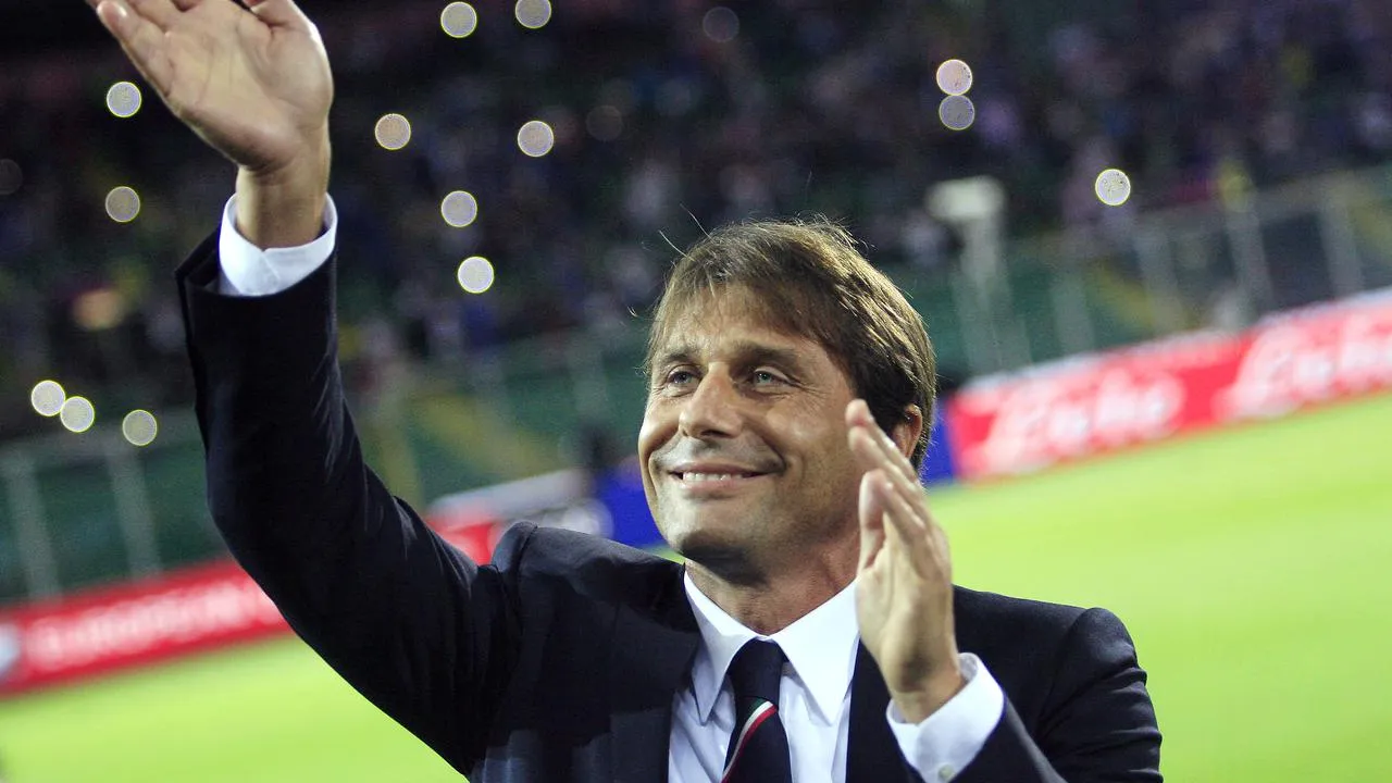 Puji Gaya Komunikasi Antonio Conte, Fabrizio Biasin: Dia Tampil Elegan