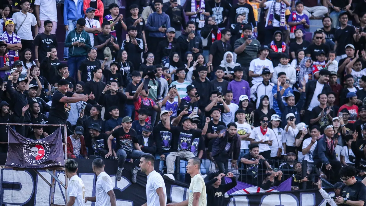Arthur Irawan Terharu Lihat Loyalitas Persikmania di Stadion Brawijaya