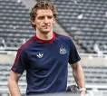 Barcelona Ajukan Tawaran Pertama untuk Rekrut Anthony Gordon