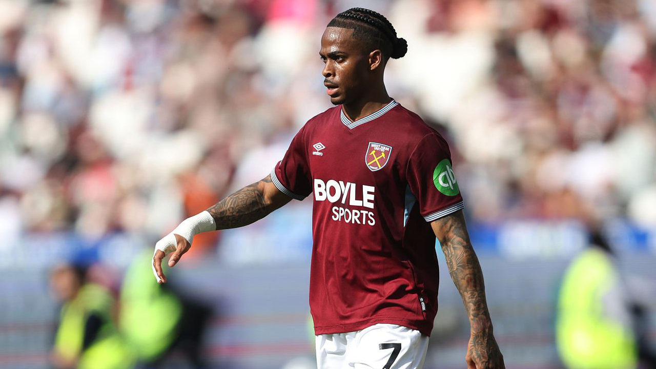 Crysencio Summerville Diprediksi Tetap Bermain di Premier League