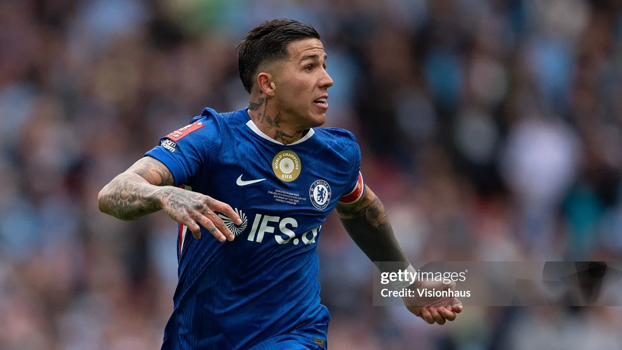 Enzo Fernandez Bisa Tinggalkan Chelsea dengan Harga Fantastis