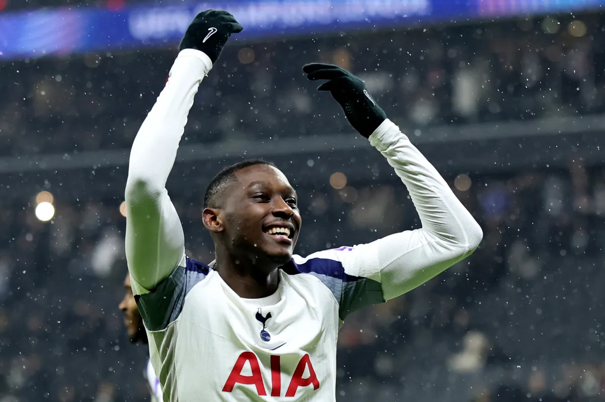 Kolo Muani Jadi Incaran Como dan Roma Usai Pulang ke PSG