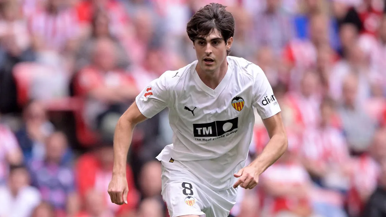 MU dan Arsenal Berebut Javi Guerra, Valencia Pasang Harga Segini